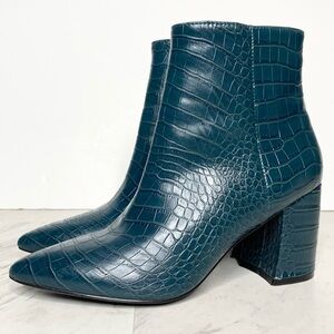 Steve Madden Nadalie Blue Crocodile Pointy Toe Bootie 7M